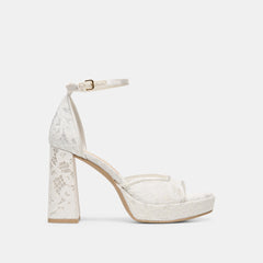 TRUE WHITE LACE