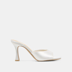 TRUE WHITE SATIN